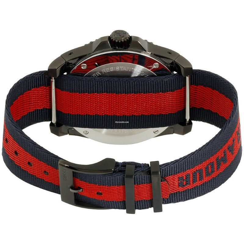 Brand: Gucci Series: Dive Model: YA136215 Gender: Men's Movement: Quartz Water Resistance: 200 meters / 660 feet Features: Stainless Steel