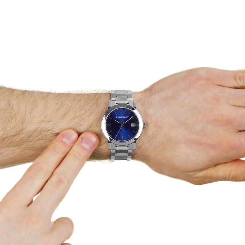 Brand: Burberry Series: The City Model: BU9031 Gender: Men's Movement: Quartz Water Resistance: 50 meters / 165 feet Features: Stainless Steel